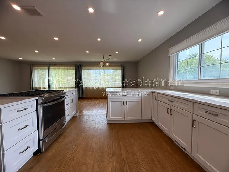 1645 Highland Blvd — Photo 9
