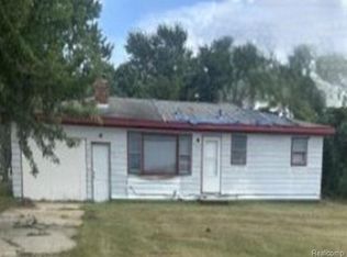 757 N Pike Rd, Benton Harbor, MI 49022