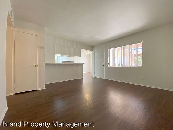 3rd image of 5051 Dunbar Dr #11766762
