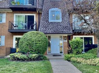 1000 Grove Dr APT 1A, Mount Prospect, IL 60056