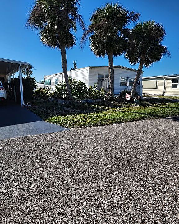 1st image of 918 W Guadeloupe Ave