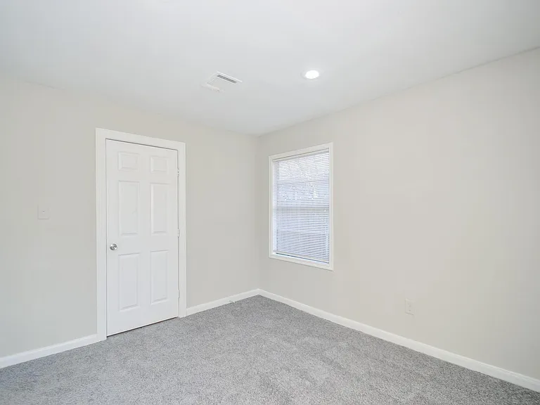 5238 Keystone St — Photo 25