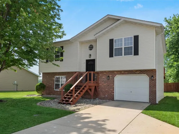 412 Orchard Ct, Troy, IL 62294