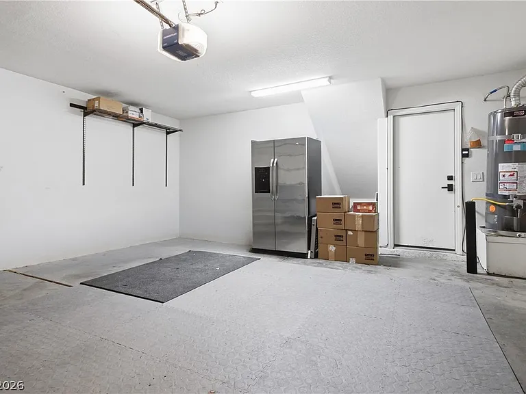 10847 Iona Island Ave — Photo 32