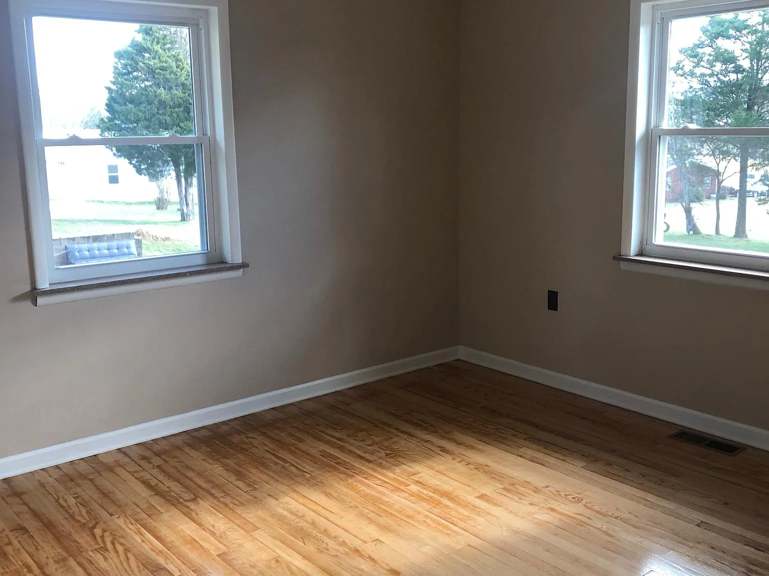 4 bed, 2000 sqft, $2,000 — Photo 2