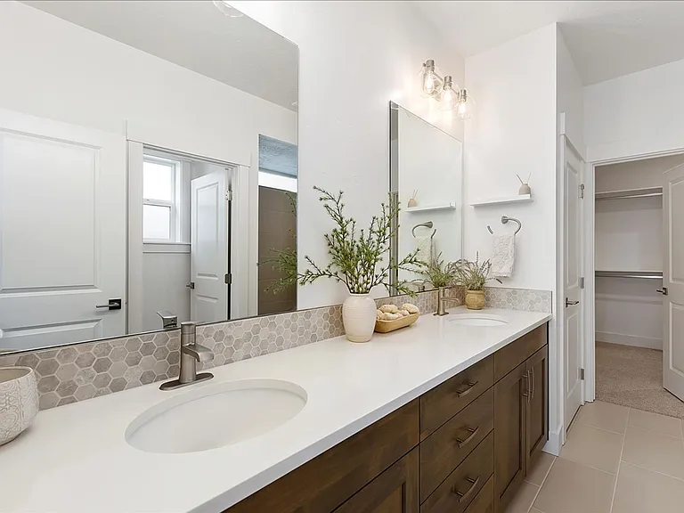 4831 S Colusa Ave — Photo 24