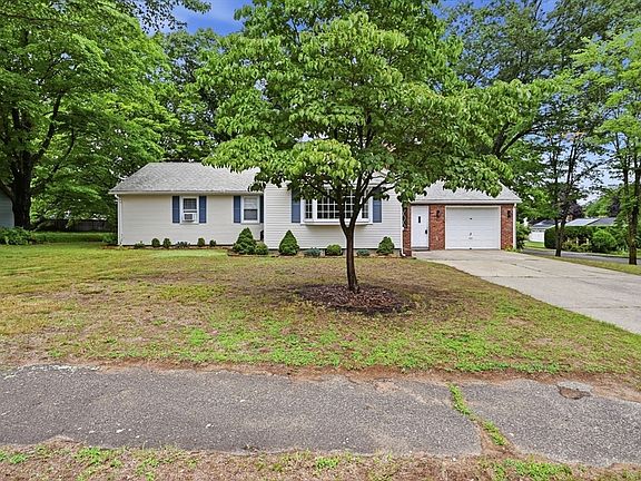 3rd image of 171 Thalia Dr