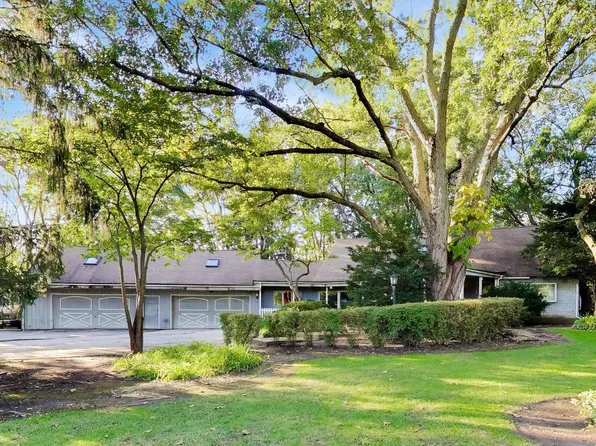 5280 Old Plum Grove Rd, Palatine, IL 60067