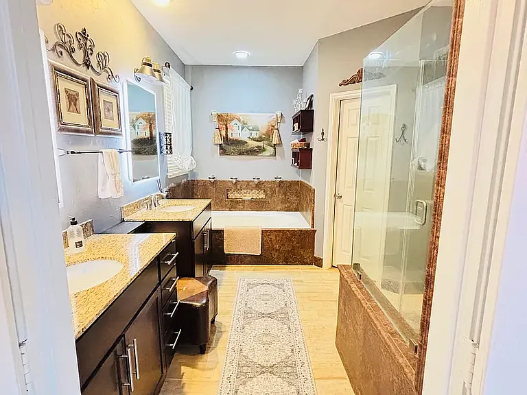 1740 Forest Glen Dr — Photo 15