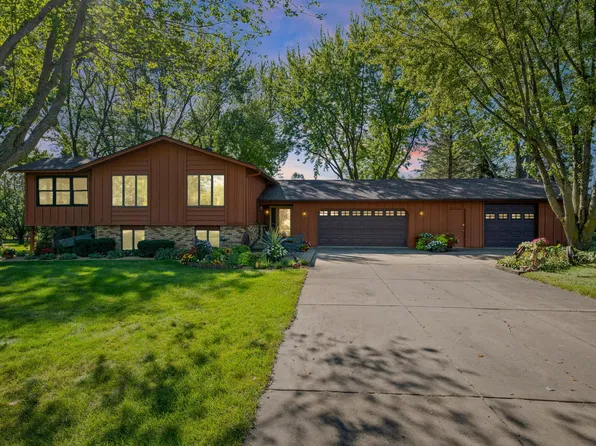 22465 Rush Creek Dr, Rogers, MN 55374