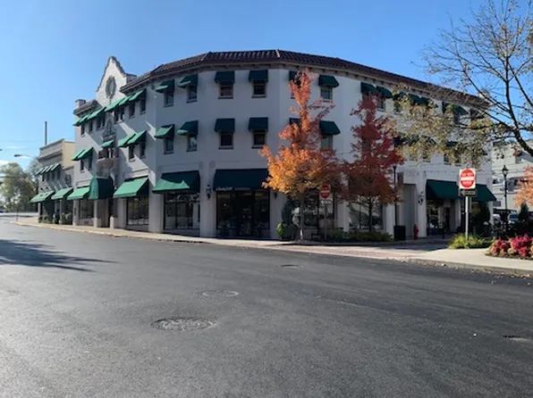 19035 Lake Rd #301, Rocky River, OH 44116