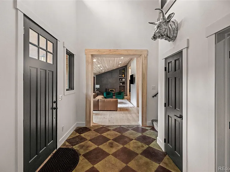 53 Rena Rd — Photo 4