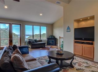 925 Glenn Dr, Canyon Lake, TX 78133