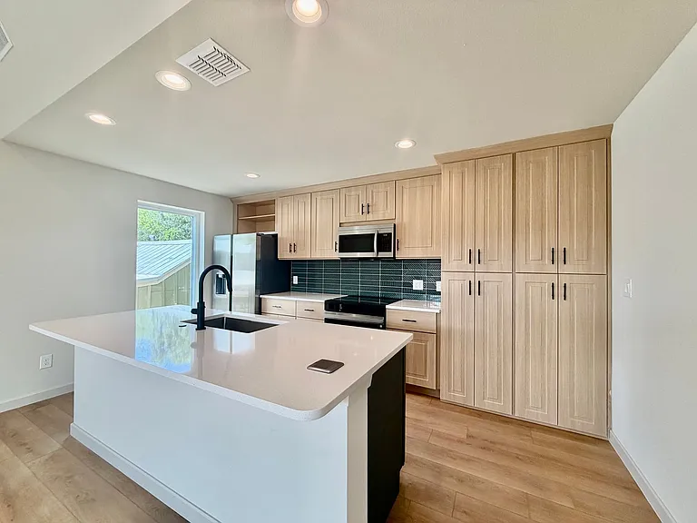 Modern Luxury in San Marcos' Premier Courtyard Community Now Leasing! — Photo 48