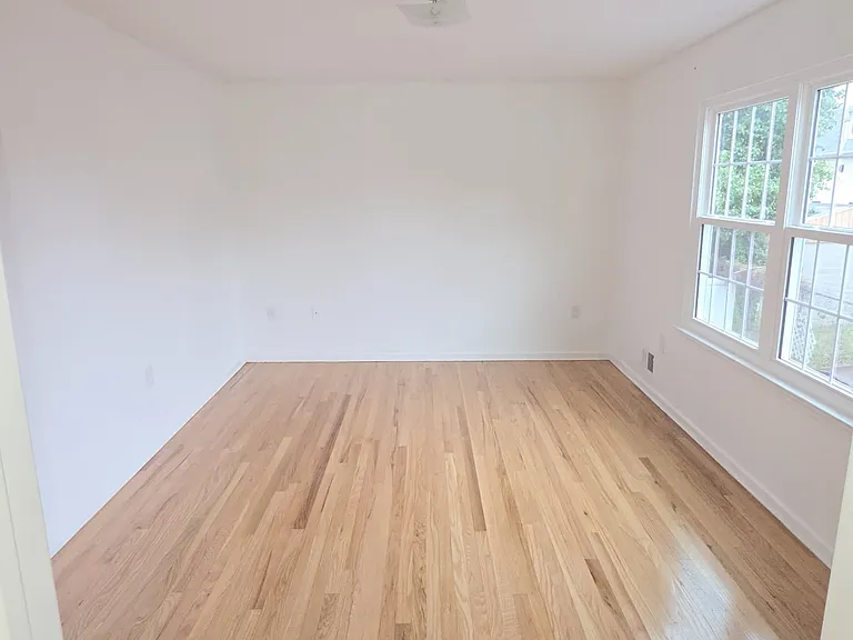1079 Magnolia Ave — Photo 7
