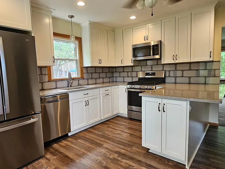 1093 Polk Cir NE — Photo 11
