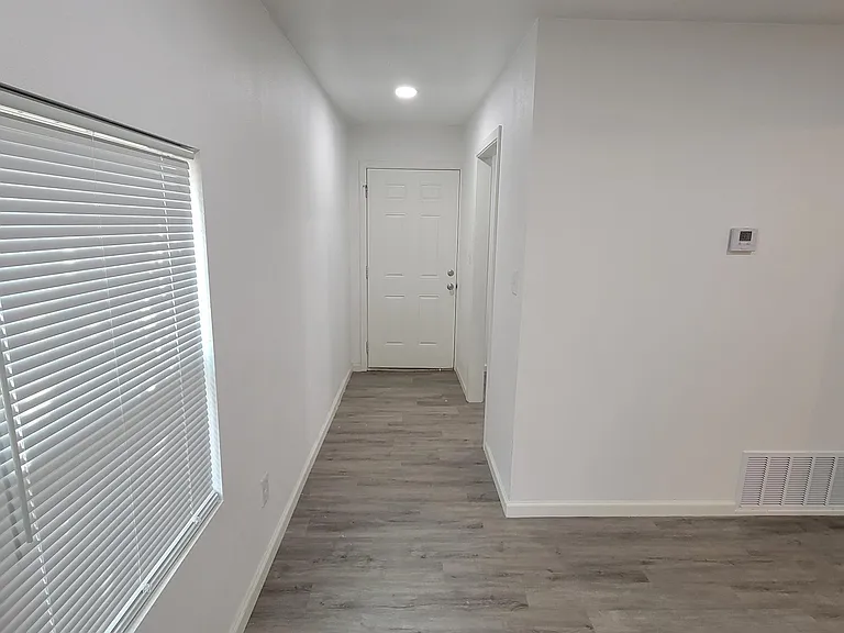 301 Robbins St — Photo 7