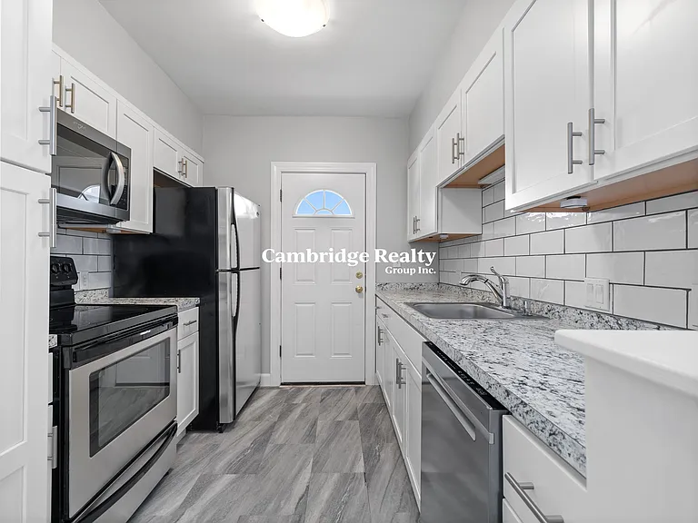 16 Windsor Rd #1T — Photo 1