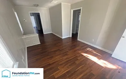2292 Redwood Ave — Photo 8