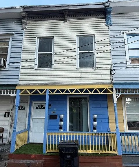 336 Brook St — Photo 1