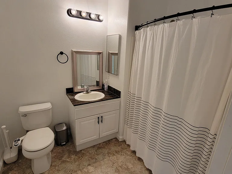 453 E Okeefe St #104 — Photo 12
