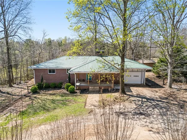 154 Eastanollee Road, Eastanollee, GA 30538
