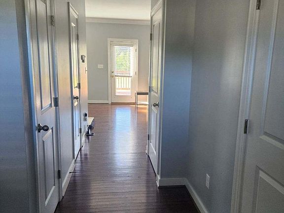 4th image of 372 Hidden Farm Dr