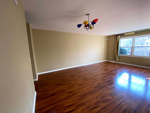 3rd image of 9124 Dominion Cir