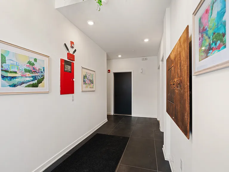 630 Moore St #4R — Photo 11