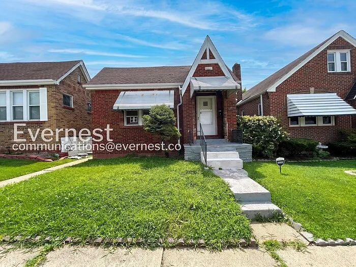 3 bed, 1.0 bath, 1080 sqft, $1,095 — Photo 2