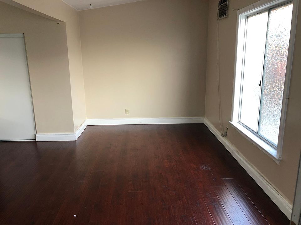 2nd image of 815 Encino Pl #815