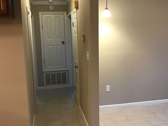 Hallway to bedrooms