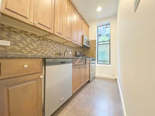 Rented by ZealEstate Group Inc | media 57