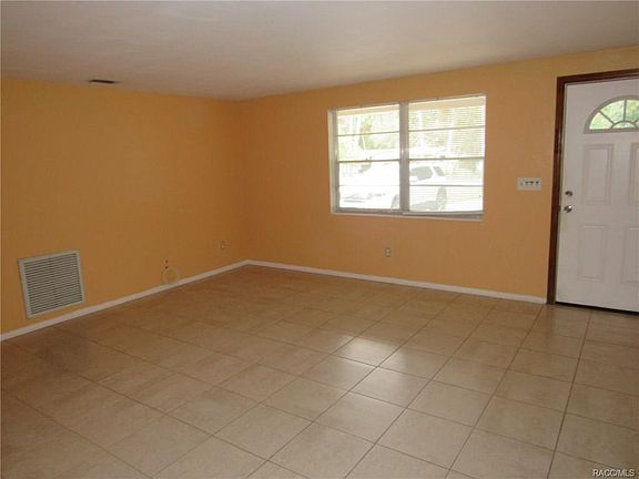 4th image of 939 N Hollywood Cir