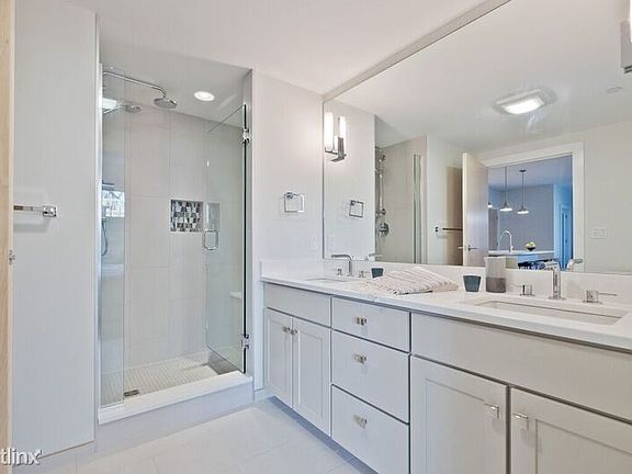208 bath
