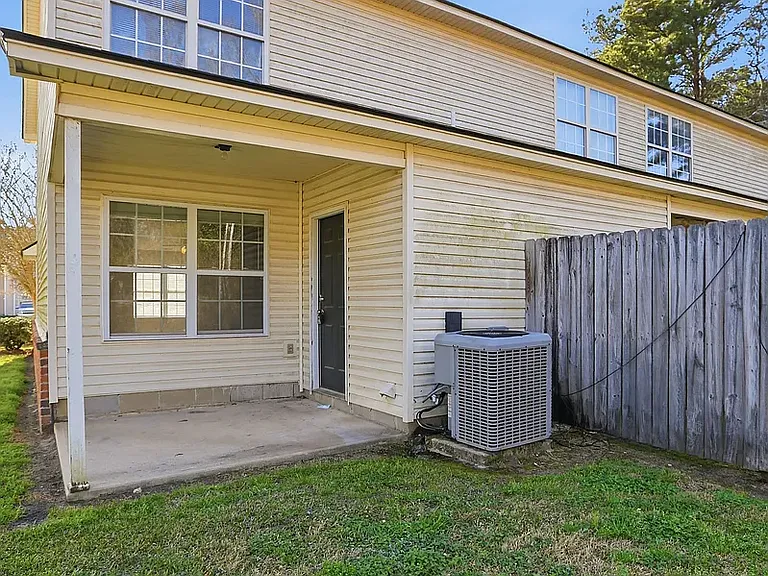 4056 Cedars Pkwy #B — Photo 11