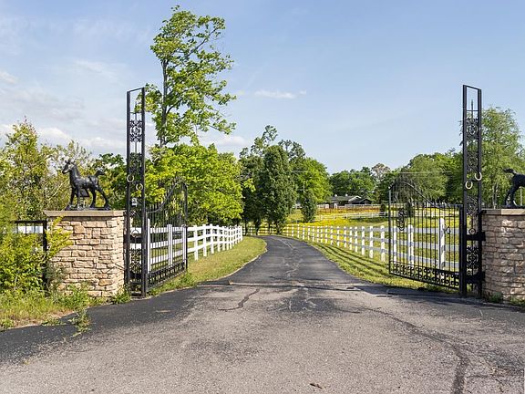 3rd image of 1891 Canton Rd