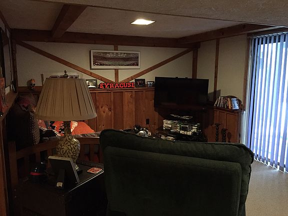 Rec Room w/slider to patio