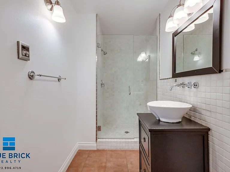 1223 N Bronson Ave — Photo 12
