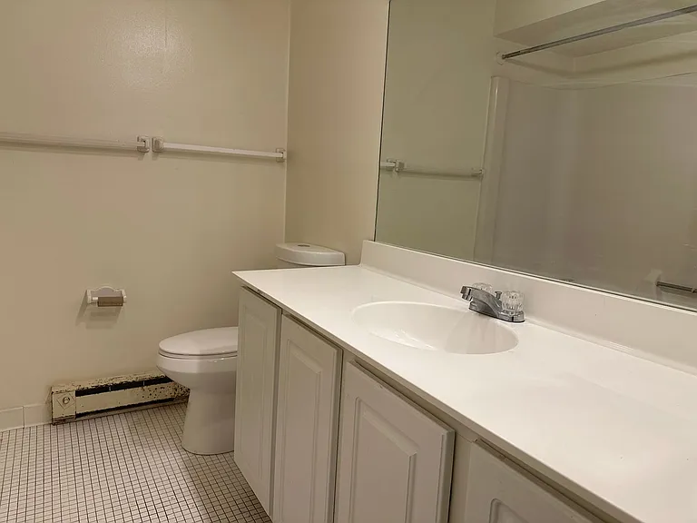 University Park Apartments near Cornell University — Photo 106
