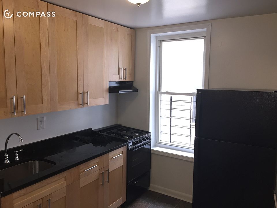 1st image of 3049 Crescent St APT H4b1