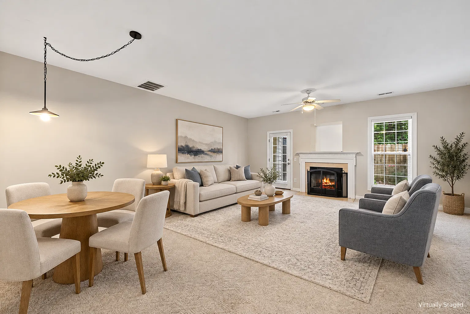 LARGE 2 bedroom/2.5 bath home — Photo 2