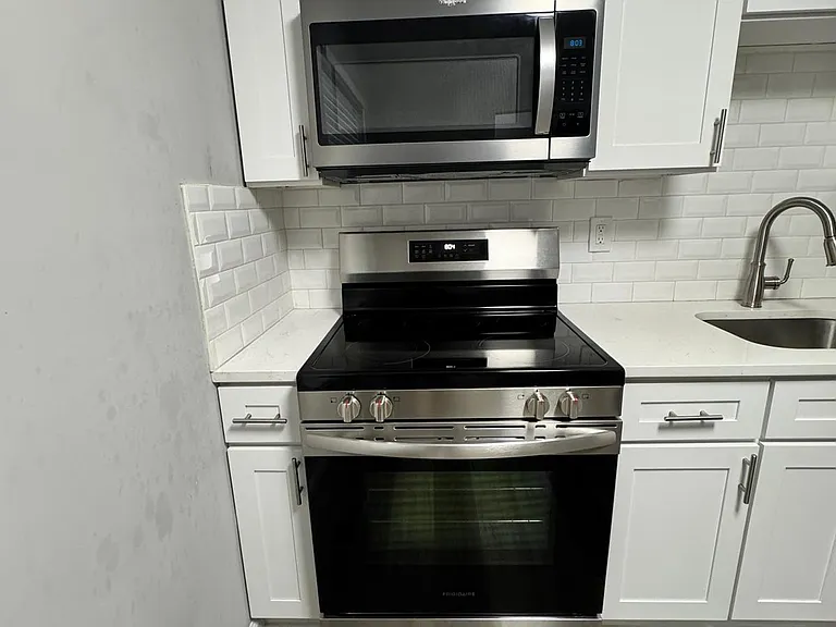19 Romanoff Ct — Photo 5
