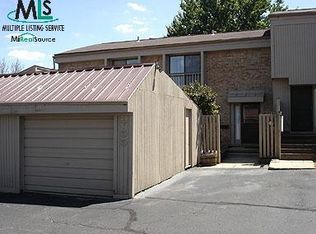 755 Oak Brook Ridge Dr, Rochester, MI 48307