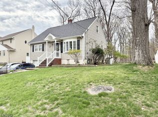 41 Briarwood Rd, Wayne, NJ 07470