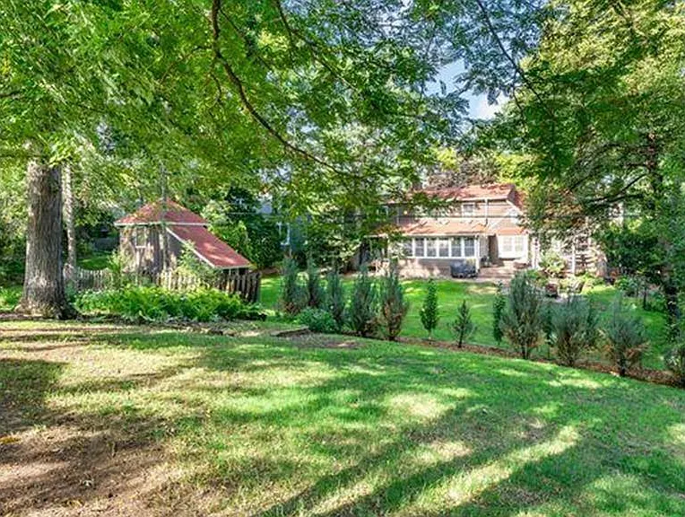 4520 Vandervork Ave — Photo 4