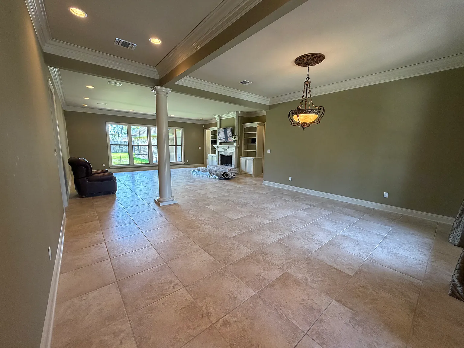 4 bed, 3340 sqft, $3,300 — Photo 2