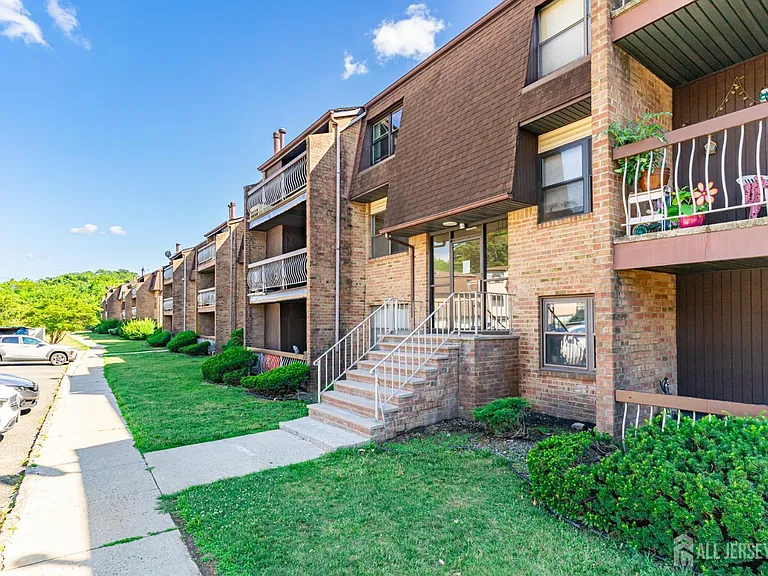 1719 Raspberry Ct — Photo 4