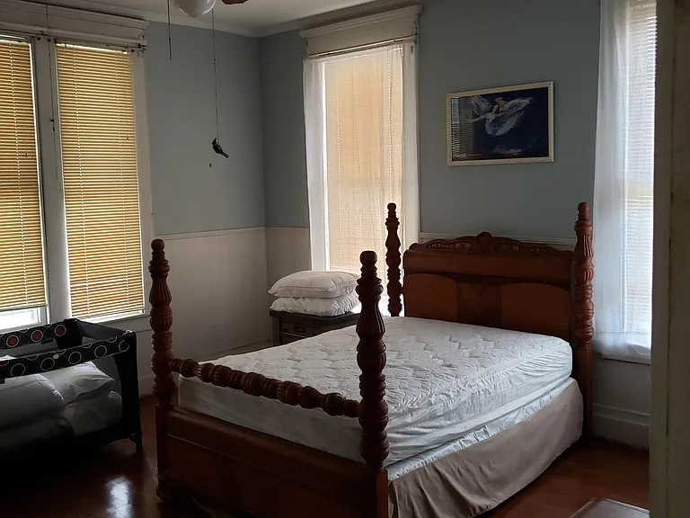1522 Spencer Ave — Photo 9