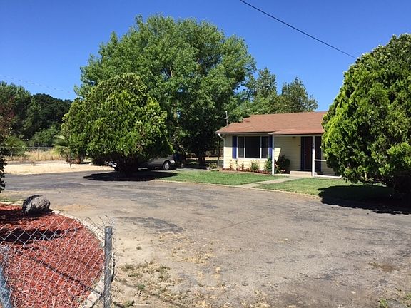 4th image of 2850 Allan Ave